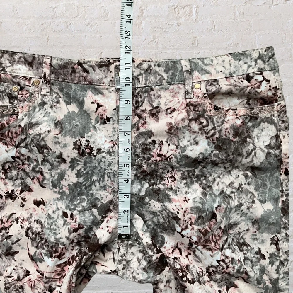 🌸Bandolino Karyn Capris Boyfriend Style Floral Crop Pants - Picture 12 of 15
